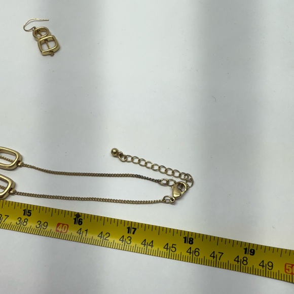 Vintage Gold-Tone Y2K Geometric Necklace and Earring Set - Picture 11 of 13